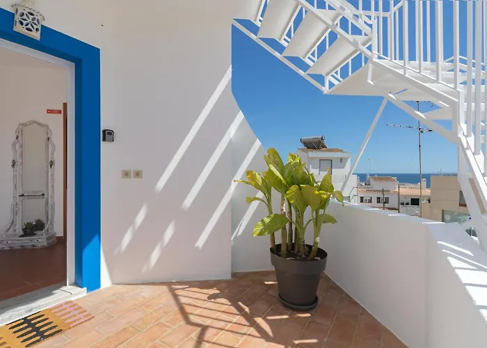 Daire Seashell Henriques Ll *