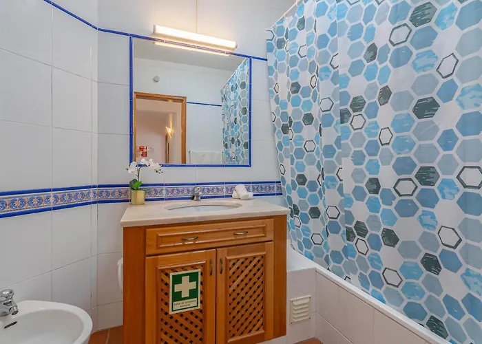 Seashell Henriques Ll Daire